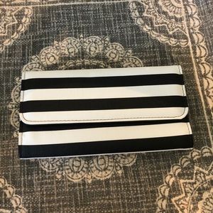 NWOT Kut from the Kloth wallet